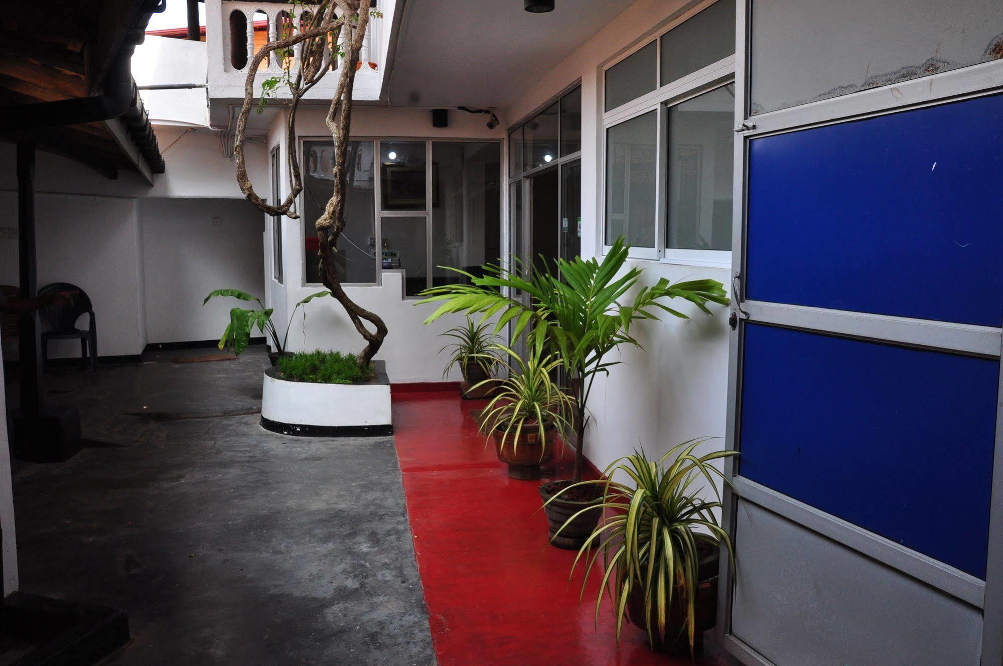Surfcity Guesthouse Unawatuna Zewnętrze zdjęcie